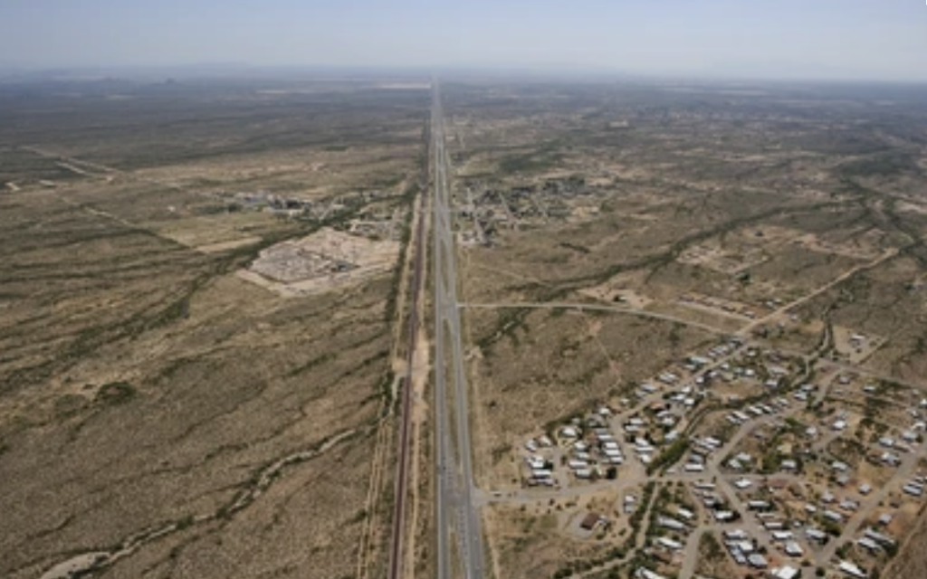 Wittmann and North Surprise AZ commute routes to Luke AFB via Grand Ave and Loop 303. Wittmann AZ is a more rural community with larger lot sizes available. 