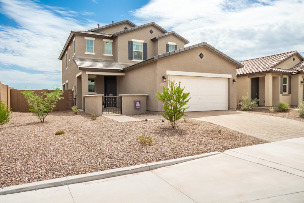 Is buckeye az a good place to buy a home? New build homes in Buckeye Arizona master planned community
